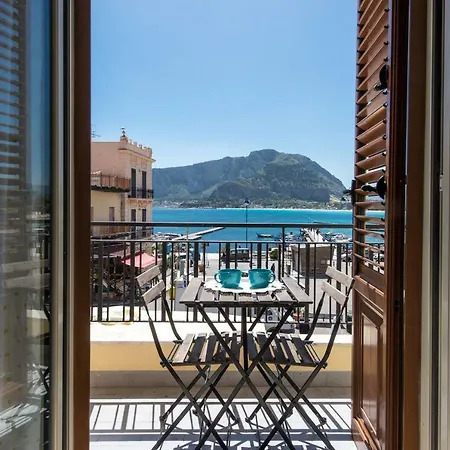 Casetta Vista Mare In Piazza A Mondello