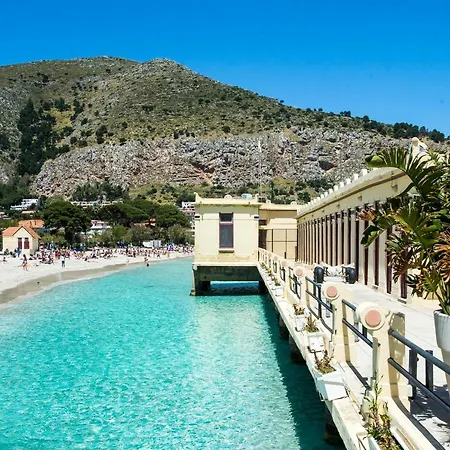 Apartment Casetta Vista Mare In Piazza A Mondello *